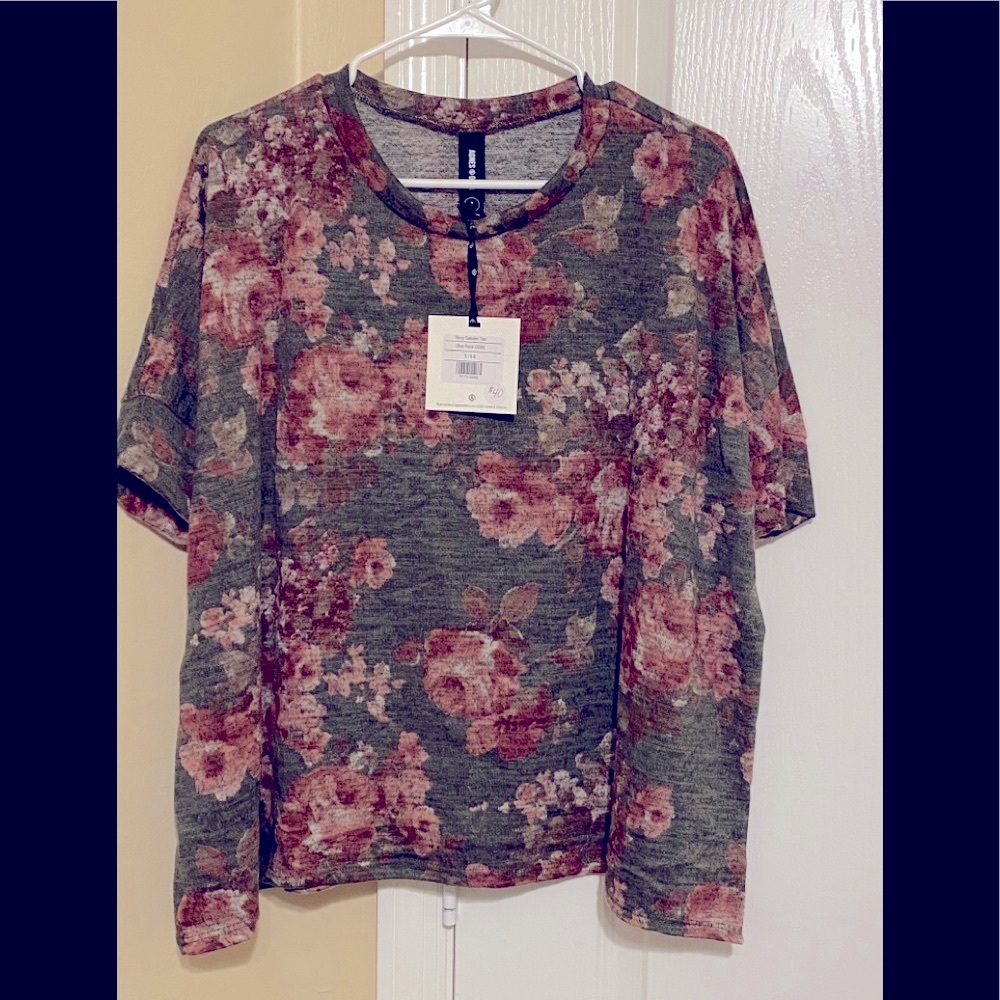 LAST! Size S - Boxy sweater tee